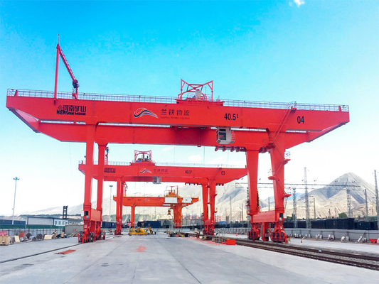 Grue à portique de déchargement de conteneurs avec crochet principal et auxiliaire 45,5 tonnes 32 m pour l'utilisation du port
